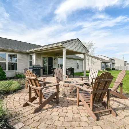 NEW! Stylish Ranch near Grand Park/ Westfield w/ all the Extras! Sleeps 10!