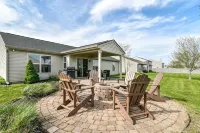 NEW! Stylish Ranch near Grand Park/ Westfield w/ all the Extras! Sleeps 10! Hotels near D24