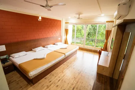 Hotel Parijatha Inn Отели в г. Южная Каннада