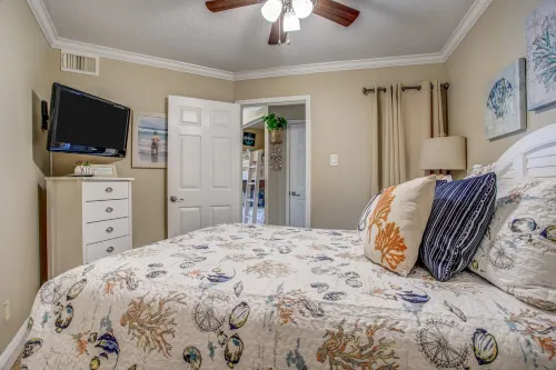 AT The BEACH: OCEAN VIEW Condo,  remodeled,  HEATED  Pools, Hot Tub and more..