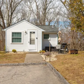 Relaxing Getaway with Town Beach Access