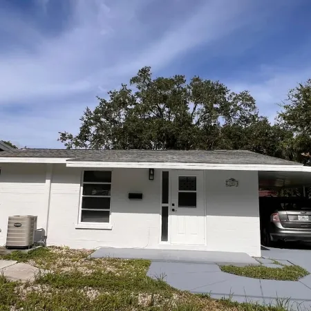 Charming 2-bedroom apartment in fantastic Bradenton with AC, WiFi