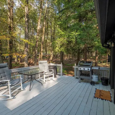 Cozy 2-bedroom cabin located in the heart of the Poconos!