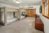 Family and Pet friendly Cabin at Suncadia w/ Hot tub and Golf course view Hotels near Suncadia Resort