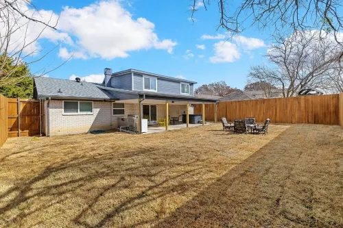 Frisco 4-bedrooms Getaway Hometel with Spa and Outdoor Kitchen