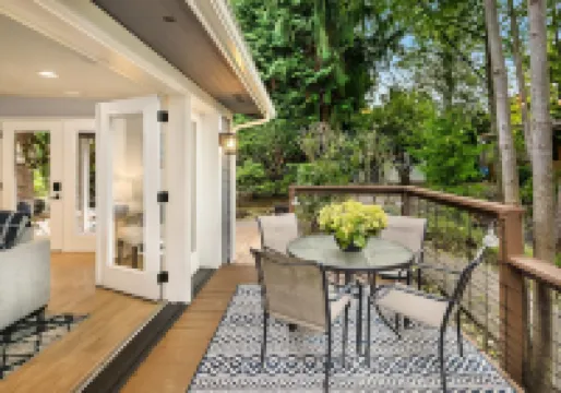 The Cottage at Lake Sammamish, Generator, Dog Friendly, Lake Access