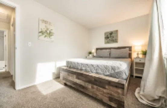 "Central Springs" Super Cozy 4Bed / 2Bath Home GREAT Location! Click to see more