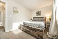 "Central Springs" Super Cozy 4Bed / 2Bath Home GREAT Location! Click to see more