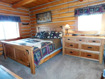 Grayling Cabin on the famous Henry's Lake