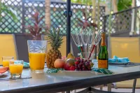 Beautiful Napili Bay 200 Steps to the Beach!