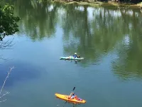Beautiful Cabin on the Caney Fork River Hotels in Smith County