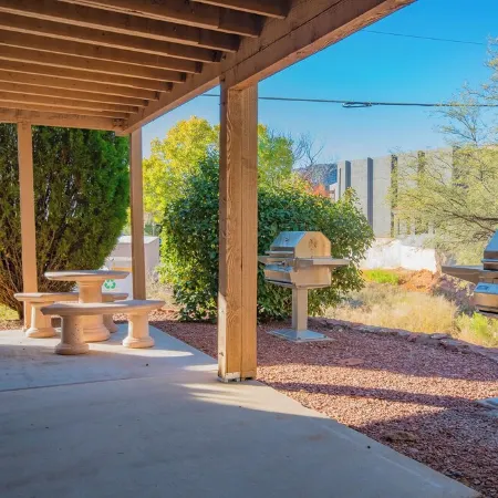 Adventure Loft: Near Trails, Pool and Golf