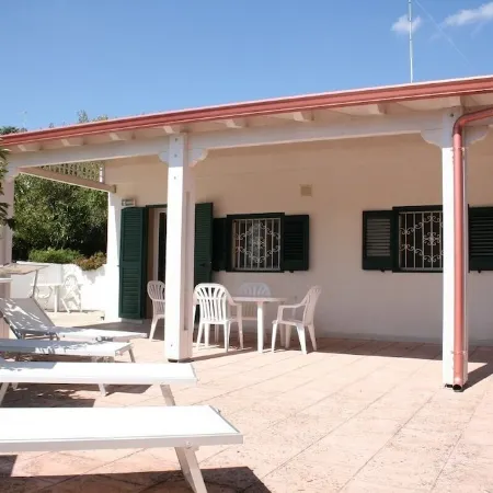 Big terrace, wood oven & barbecue -7 km from the sea - pure nature - free WiFi