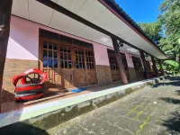 Khemthong Resort 9 Các khách sạn gần Pak Meng Beach