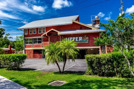 DIRECT WEEKI WACHEE RIVERFRONT!! KEY WEST PARADISE!