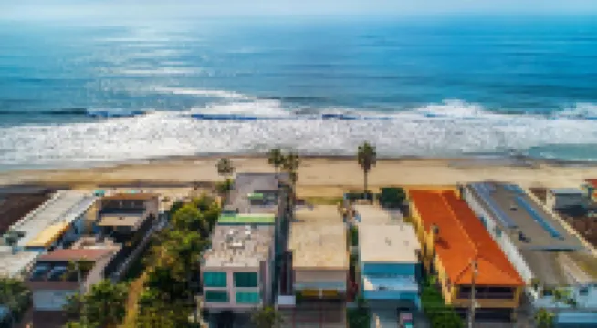 Deluxe Oceanfront Beach House I Luxury Hot Tub I Family Game Room I On the Beach