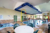 MainStay Suites Madison - Monona - piscina