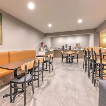 Hawthorn Extended Stay by Wyndham Bedford - Dallas