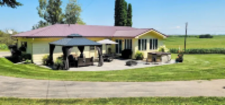 COUNTRY VIEW GETAWAY: ATV/UTV and Country Living Combined, Sleeps 8, near Town.