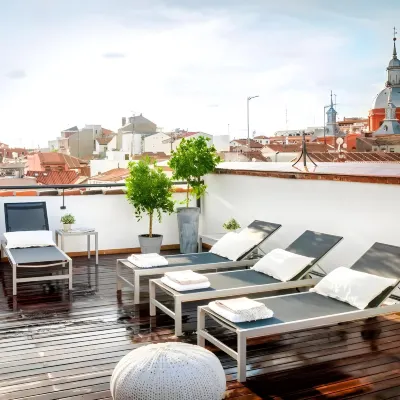 Eric Vökel Boutique Apartments - Sagrada Familia Suites Отели рядом с достопримечательностью «Станция метро Maragall »
