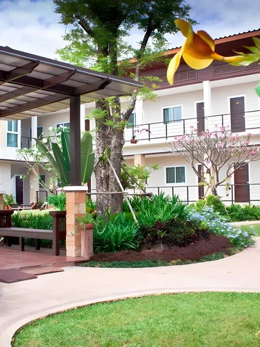 รูปภาพของThe Park Nangrong Resort (เดอะพาร์ค นางรองรีสอร์ท)