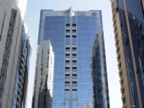 アル マンゼル ホテル アパートメンツ エミレーツ・パレス周辺のホテル