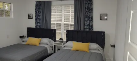 Deco style spacious remodeled house in the heart of Sebring close to everything.