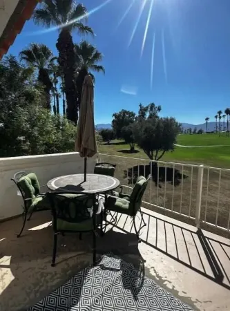 Desert Falls 2BR 2BA Getaway Family Friendly Отели рядом с достопримечательностью «Footloose Reflexology Massage»