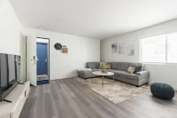 City Retreat: King Bed+ Mins to DT