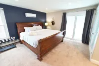 Silver Sands Beach Getaway Hotels near Milford Train Station