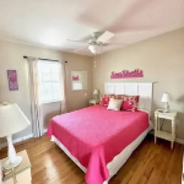 New-Belmar Shore House by the Sea!  1.5 Blocks to Beach with 6 Badges & Parking