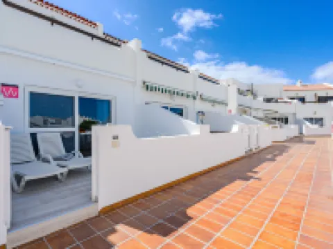 Parque Don Jose Poolside Retreat