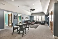Eden Mountain Home - 7 Bedrooms on Three Floors
