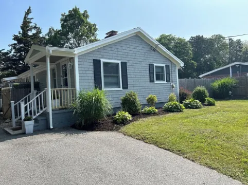 Walk to the private beach - kayak - central a/c -  pool/restaurant club optional 이스트 팰머스 호텔