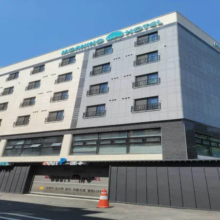 Morning Calm Hotel Отели рядом с достопримечательностью «Храм Хенгриунса»