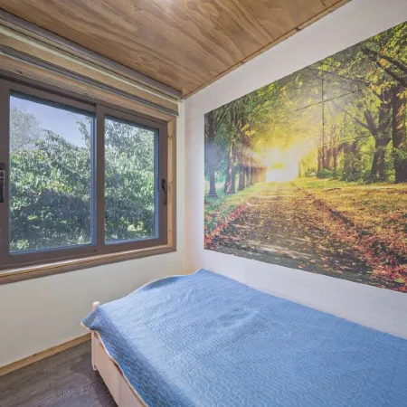 Geochang Deokyu Gongbang Pension (Pine Room)