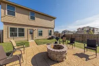 Beautiful home, 2 living rooms, group getaway, in welcoming Austin Hotels near Community First! Village