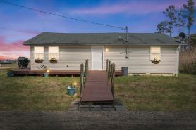 Cozy Sunrise Waterfront 2-bedroom Cottage & Dock. Serene Point Lookout/Scotland