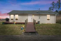 Cozy Sunrise Waterfront 2-bedroom Cottage & Dock. Serene Point Lookout/Scotland