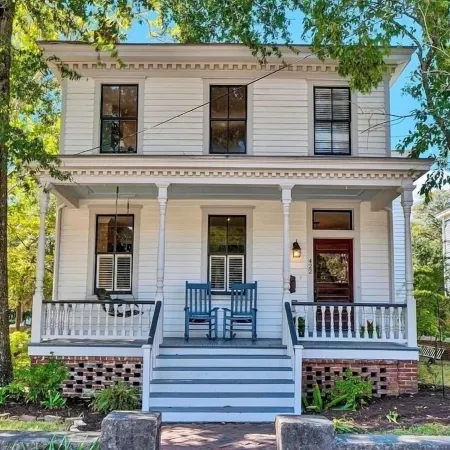Historic Home in Downtown Wilmington - One Block from Riverwalk -King Size Beds