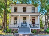 Historic Home in Downtown Wilmington - One Block from Riverwalk -King Size Beds