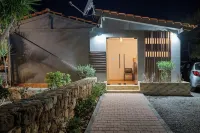 Nikos Apartments