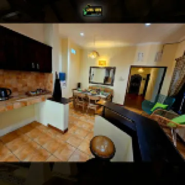 جلو واين فيو بوتيك هوتل آند ريزيدنس Hotels near غارودا ويسنو كانشانا