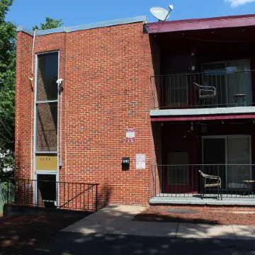 Cozy 3 Bedroom/Great Location