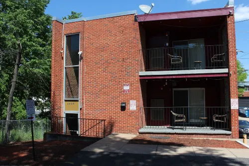 Cozy 3 Bedroom/Great Location