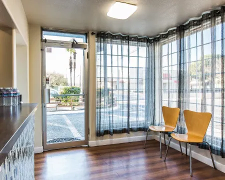 Rodeway Inn Downtown Hanford Отели в г. Лемор