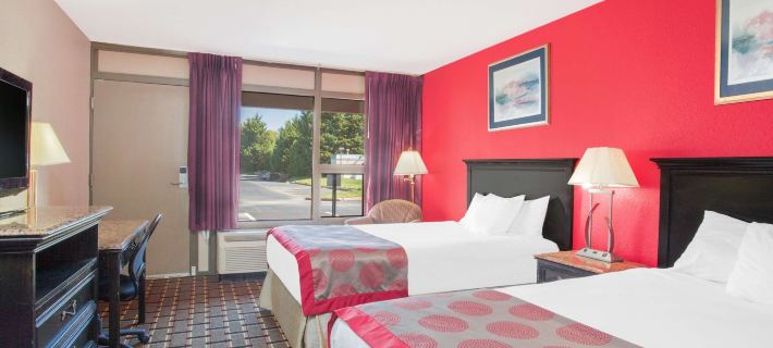 Ramada by Wyndham Edgewood Hotel & Conference Center Hotels in Harford County