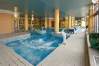 Ashdown Park Hotel - С бассейном