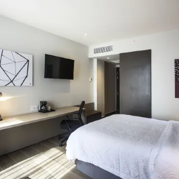 Hampton by Hilton David