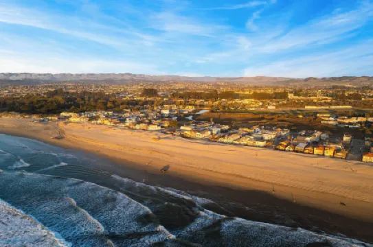 Steps to Beach w/ Patio+deck Foosball Happy Bottom Beach House by Avantstay